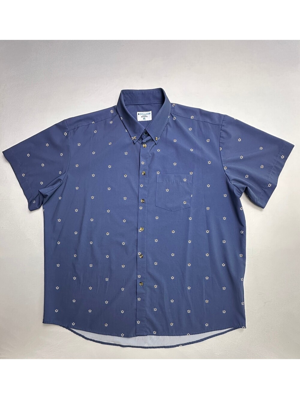 & Collar Men's XL Blue Floral Short Sleeve Button Up Shirt